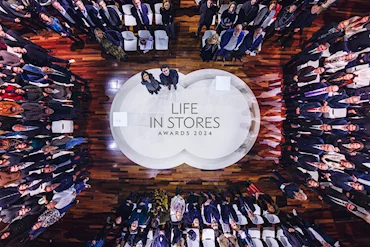 UNITY FOR CHANGE – أفق INITIATIVE:  TRANSFORMING GROUNDBREAKING  SUSTAINABILITY STANDARDS  IN UAE RETAIL